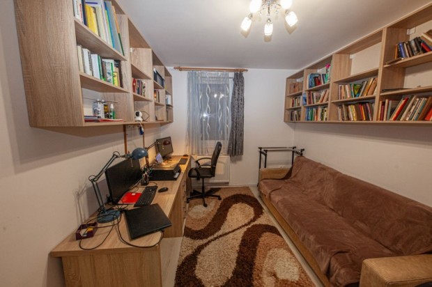 Elad� Lak�s, Budapest 14. ker.