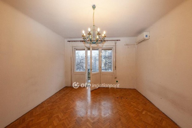 Elad� Lak�s, Budapest 14. ker.