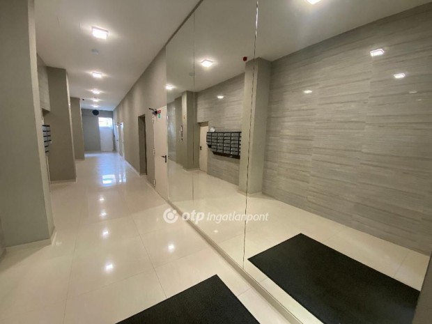 Elad� Lak�s, Budapest 14. ker.