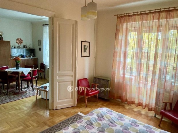 Elad� Lak�s, Budapest 14. ker.