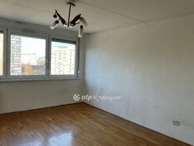 Elad� Lak�s, Budapest 14. ker.