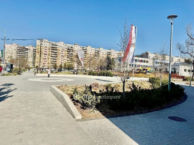 Elad� Lak�s, Budapest 18. ker.