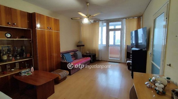 Elad� Lak�s, Budapest 20. ker.