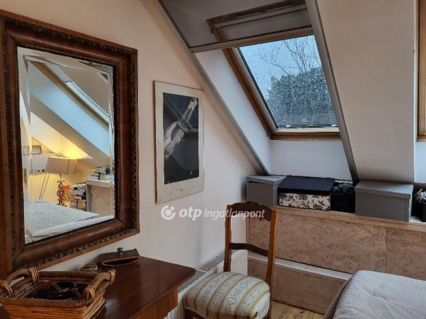 Elad� Lak�s, Budapest 2. ker.