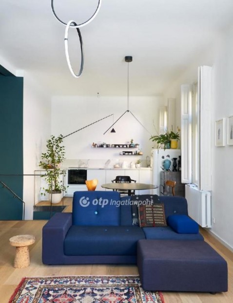 Elad� Lak�s, Budapest 2. ker.