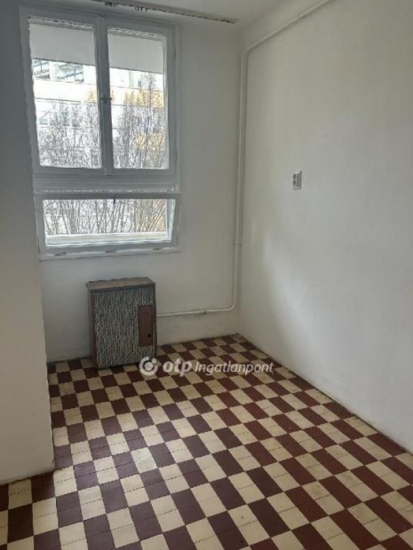 Elad Laks, Budapest 4. ker.