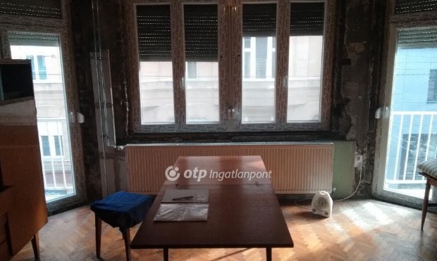 Elad� Lak�s, Budapest 7. ker.