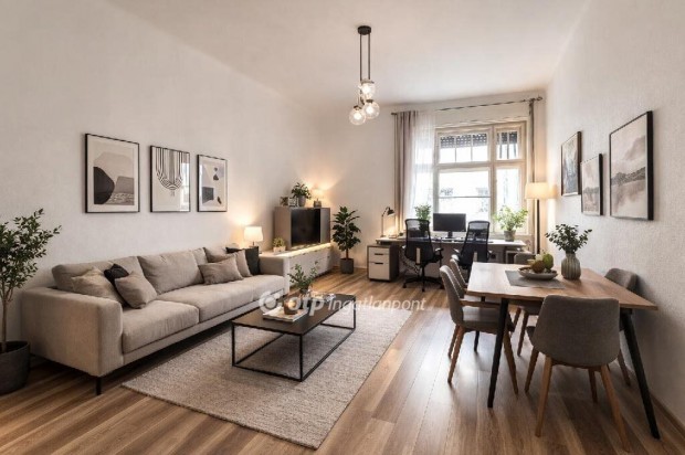 Elad� Lak�s, Budapest 8. ker.