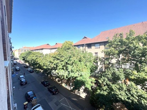 Elad Laks, Budapest 9. ker.