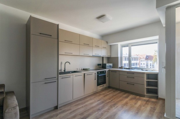 Elad� Lak�s, Budapest IV. ker�let 91.500.000 Ft