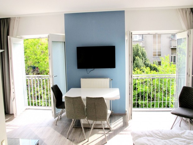 Elad� Lak�s, Budapest I. ker�let 79.000.000 Ft