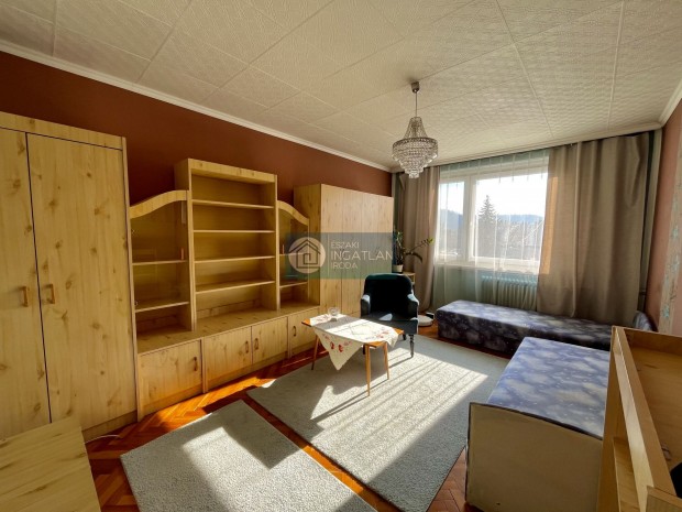 Elad� Lak�s, Kazincbarcika 22.800.000 Ft