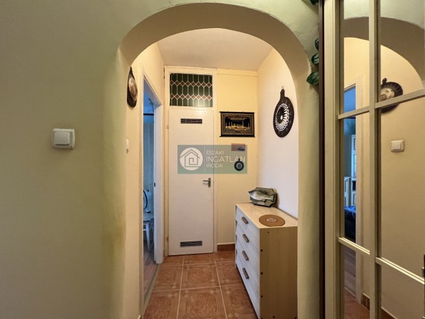 Elad� Lak�s, Kazincbarcika 24.900.000 Ft