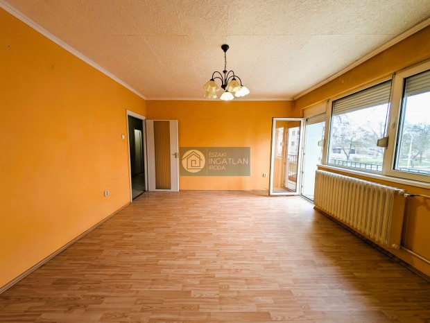 Elad� Lak�s, Kazincbarcika 26.900.000 Ft