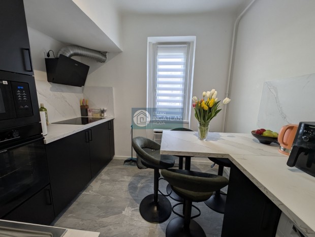 Elad� Lak�s, Kazincbarcika 26.900.000 Ft