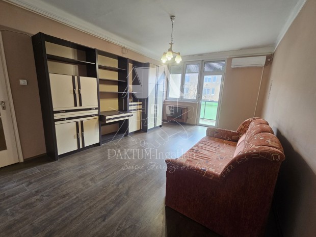 Elad� Lak�s, Martf� 28.900.000 Ft