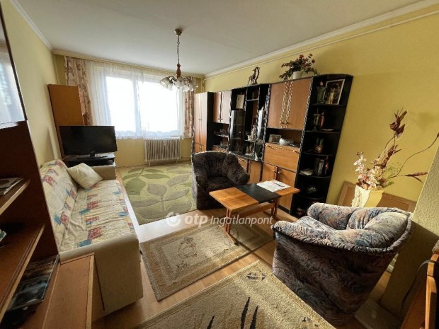 Elad� Lak�s, Mosonmagyar�v�r