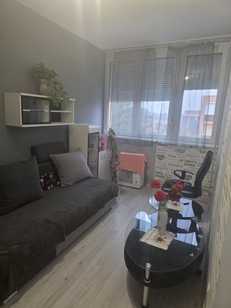 Elad� Lak�s, Nagykanizsa 27.900.000 Ft