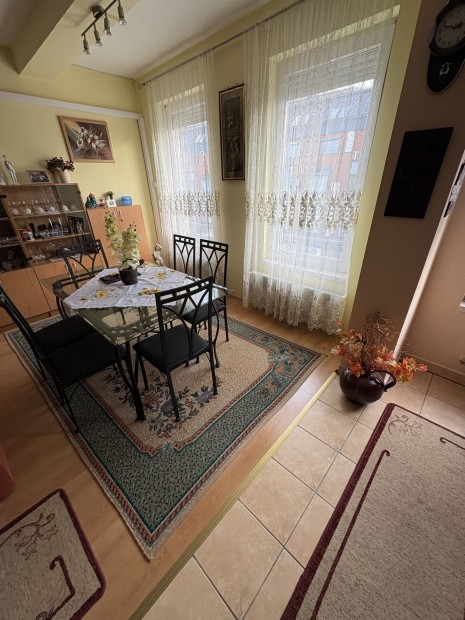 Elad� Lak�s, Ny�regyh�za 47.900.000 Ft