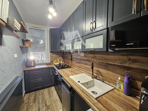 Elad� Lak�s, Szolnok 29.900.000 Ft