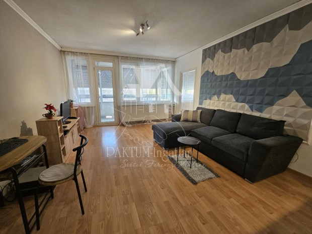 Elad� Lak�s, Szolnok 34.500.000 Ft