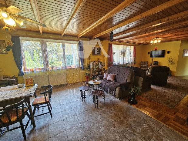 Elad� Lak�s, Szolnok 85.000.000 Ft