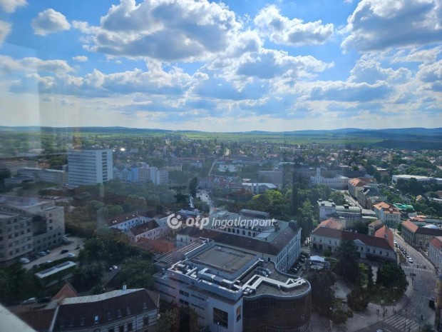 Eladó Lakás, Veszprém