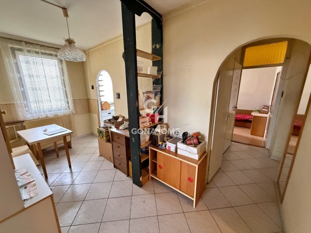 Elad� Lak�s, Veszpr�m 52.490.000 Ft