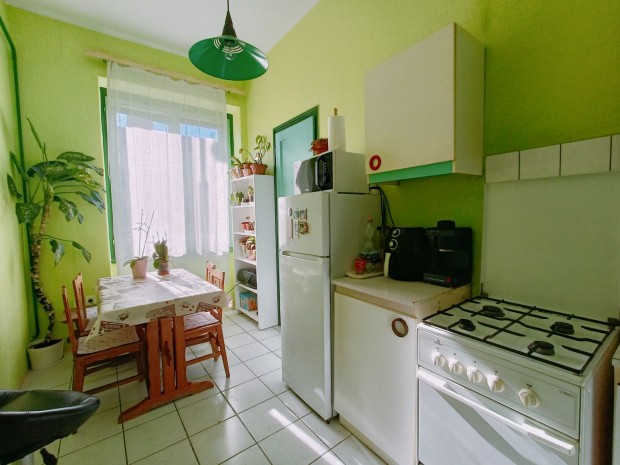 Elad� Lak�s, Zalaegerszeg 31.900.000 Ft