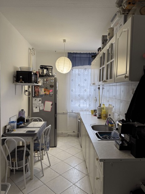 Elad� Lak�s, Zalaegerszeg 37.190.000 Ft