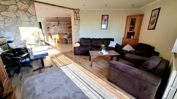 Elad� Lak�s, Zalaegerszeg 59.000.000 Ft