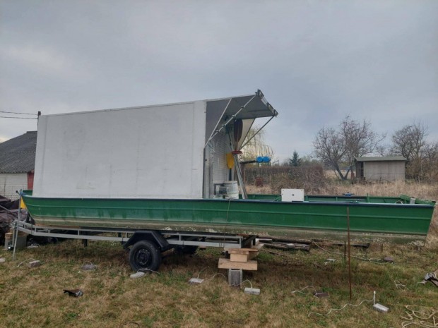 Elad� Lak�haj� (2021-es �p�t�s�)