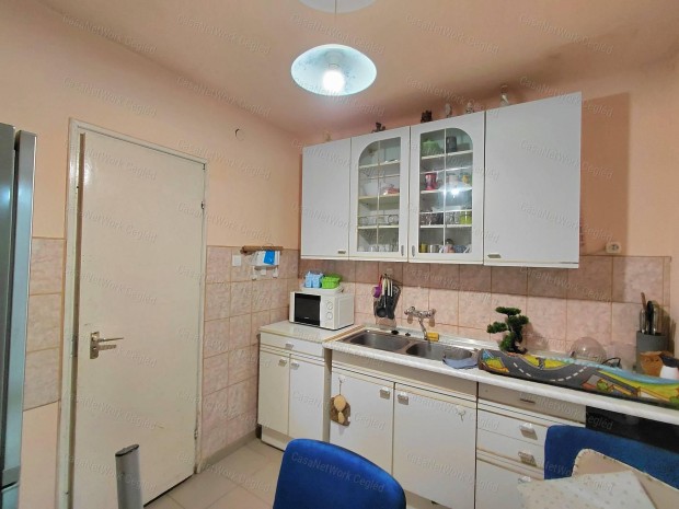 Elad� Lak�h�z Cegl�d