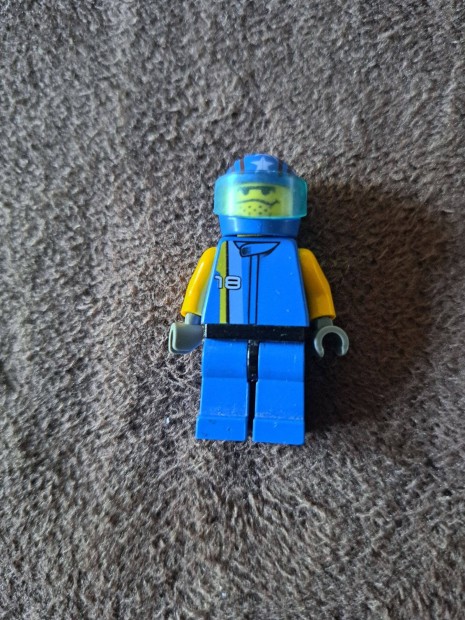 Elad Lego figura