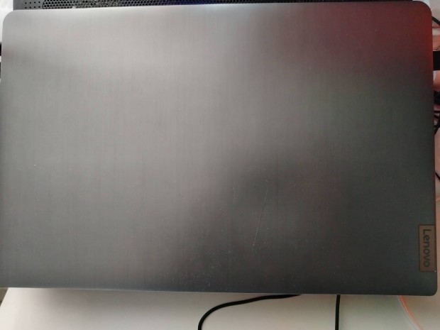 Eladó Lenovo laptop Emagon vásárolt meg 20 hónap garancia van rá.