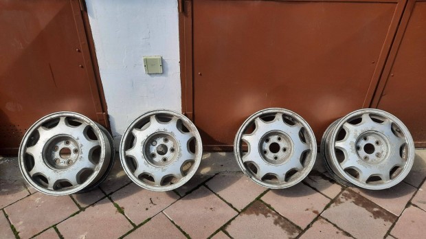 Eladó Lexus LS400 gyári felni UCF10