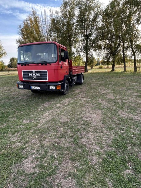 Eladó MAN 12.222f darus billencs teherautó
