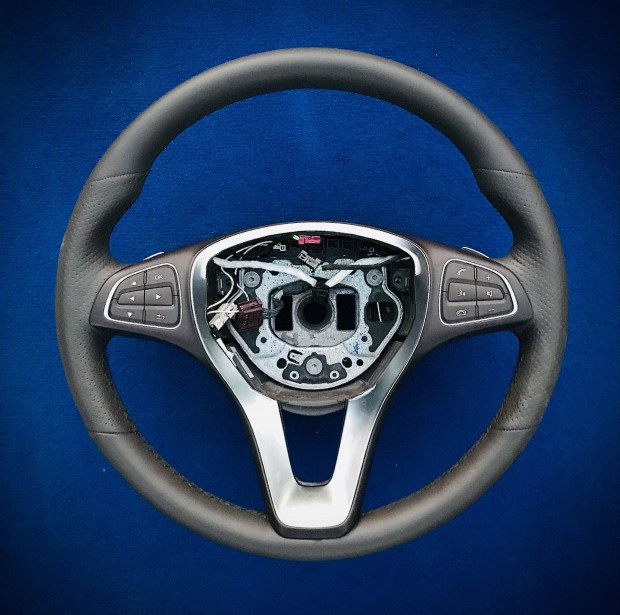 Elad� MB A-class E-class V-class GLA hib�tlan b�rkorm�ny. Bp/posta