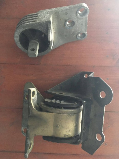 Eladó MG ZT Rover 75 2,5 V6 motortartó bakok