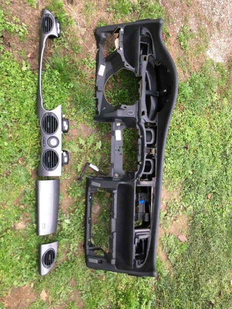 Eladó MG ZT Rover 75 műszerfal héj burkolat
