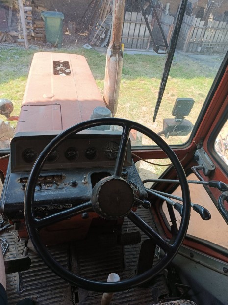 Eladó MTZ-552 összkerékhajtású traktor