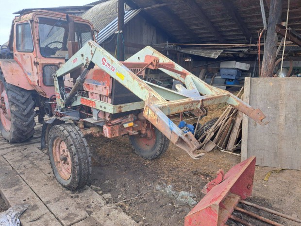 Eladó MTZ 80 traktor homlokrakodóval / homlokrakodó -val