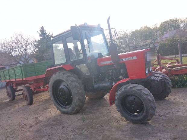 Elad MTZ 82. 82.1 traktor friss mszakival 