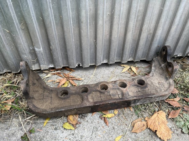 Elad MTZ hts kereszttart vonpad 