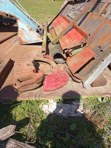 Elad� MTZ orrs�lyok 3 darab, �s h�ts�ker�k s�lyok 2 darab