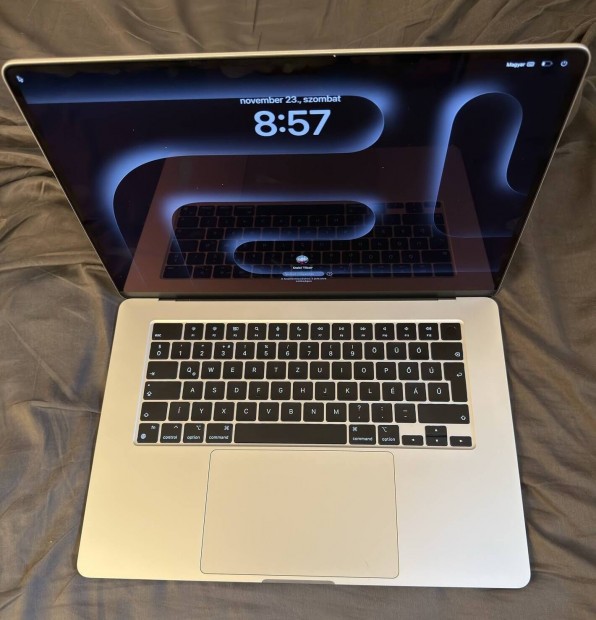 Elad Macbook Air 15 M3, teljesen jszer