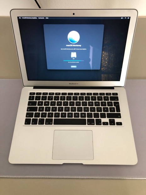 Eladó Macbook Air 2015 Remek állapotban!