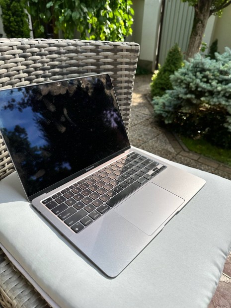 Eladó Macbook Air M1 13.3