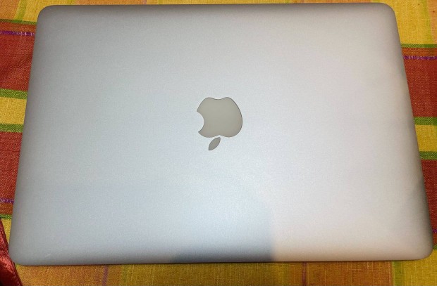 Elad Macbook Air (2015) - Szinte j, Makultlan llapotban