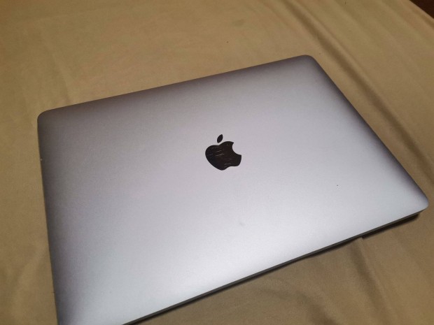 Elad Macbook Pro (2022) M2 13" - 256 GB SSD